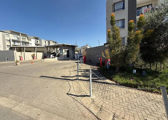 Broadacres Apartment